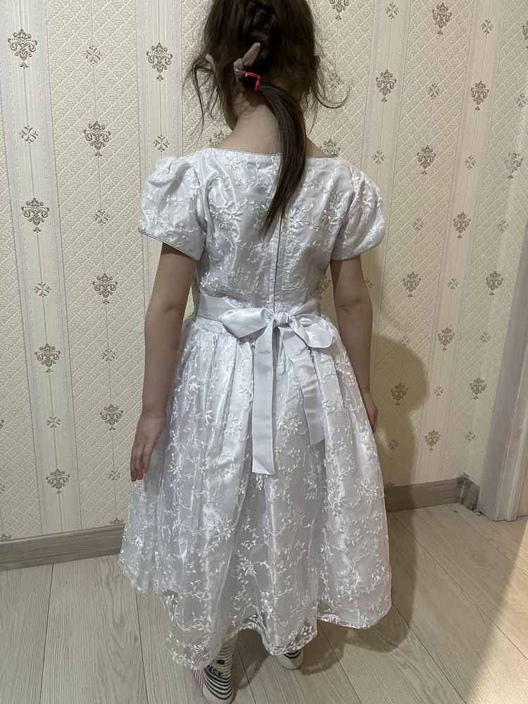 Белое платье для девочки