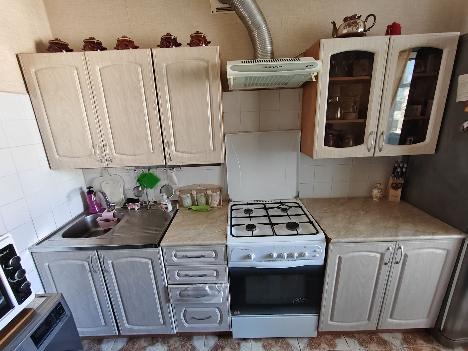 Продам кухню, горку, прихожую, шкаф