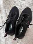 продам кроссовки фирмы sketchers