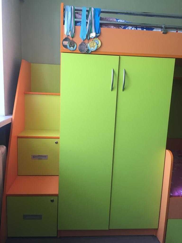 Детский комплекс для двоих детей.