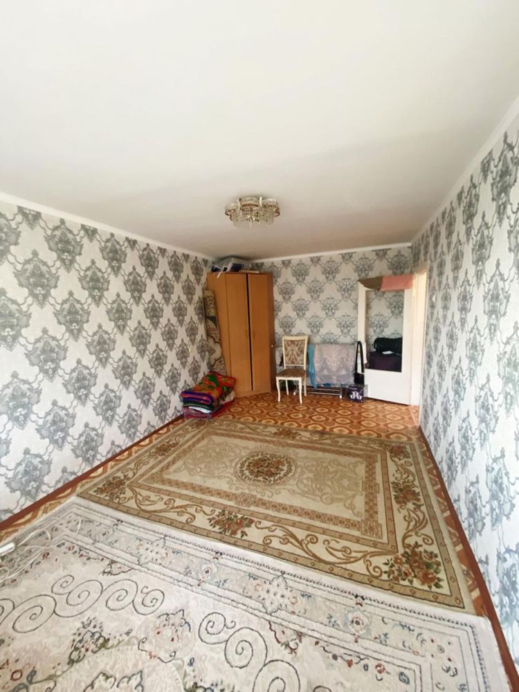 Продам 1 ком кв на 8ом мкр