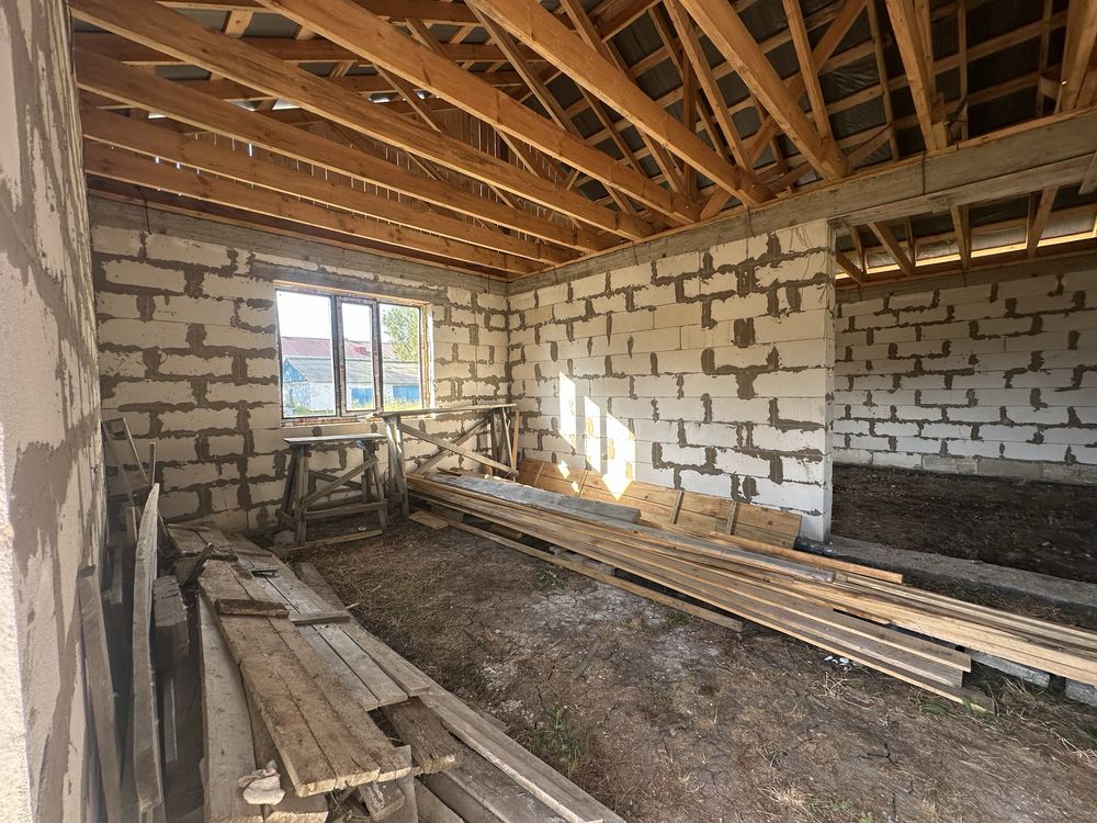 Продам не достроенный дом