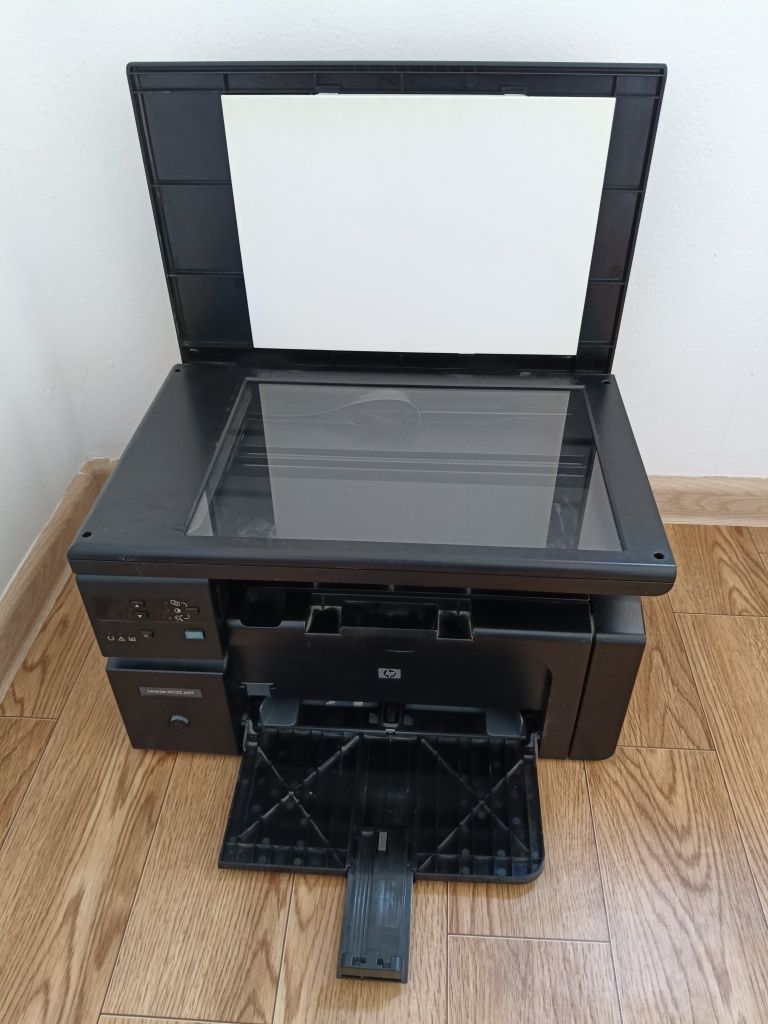 Принтер (марка_LaserJet M1132 MFP)  Б/у