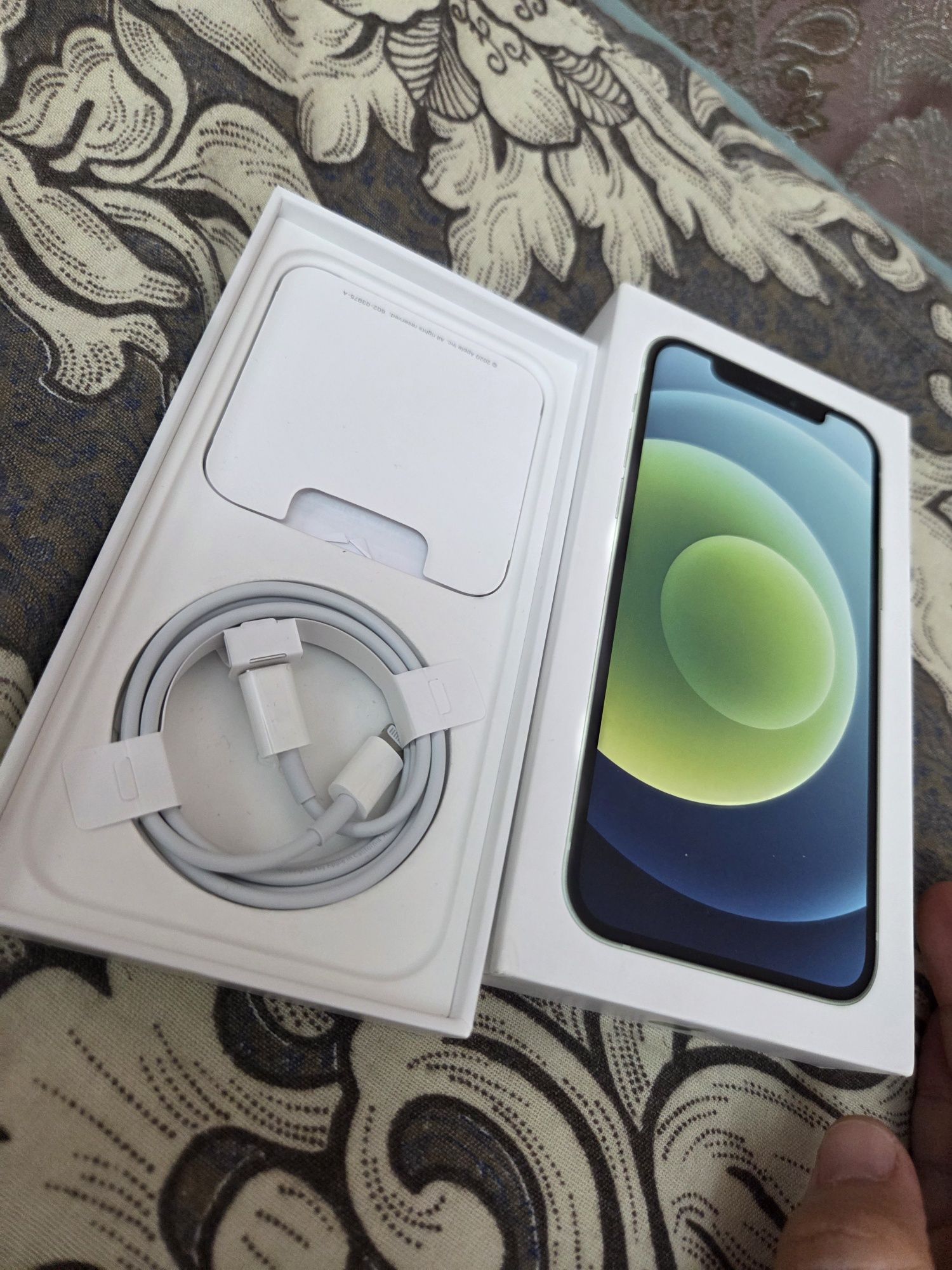 Продам iphone 12