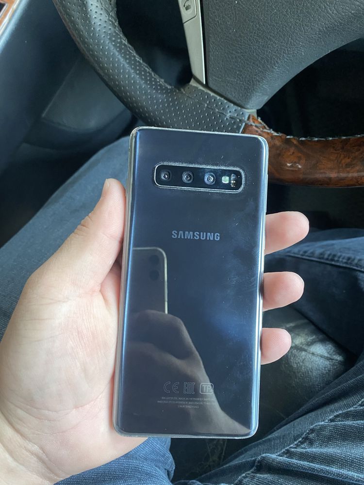 Продам samsung s10