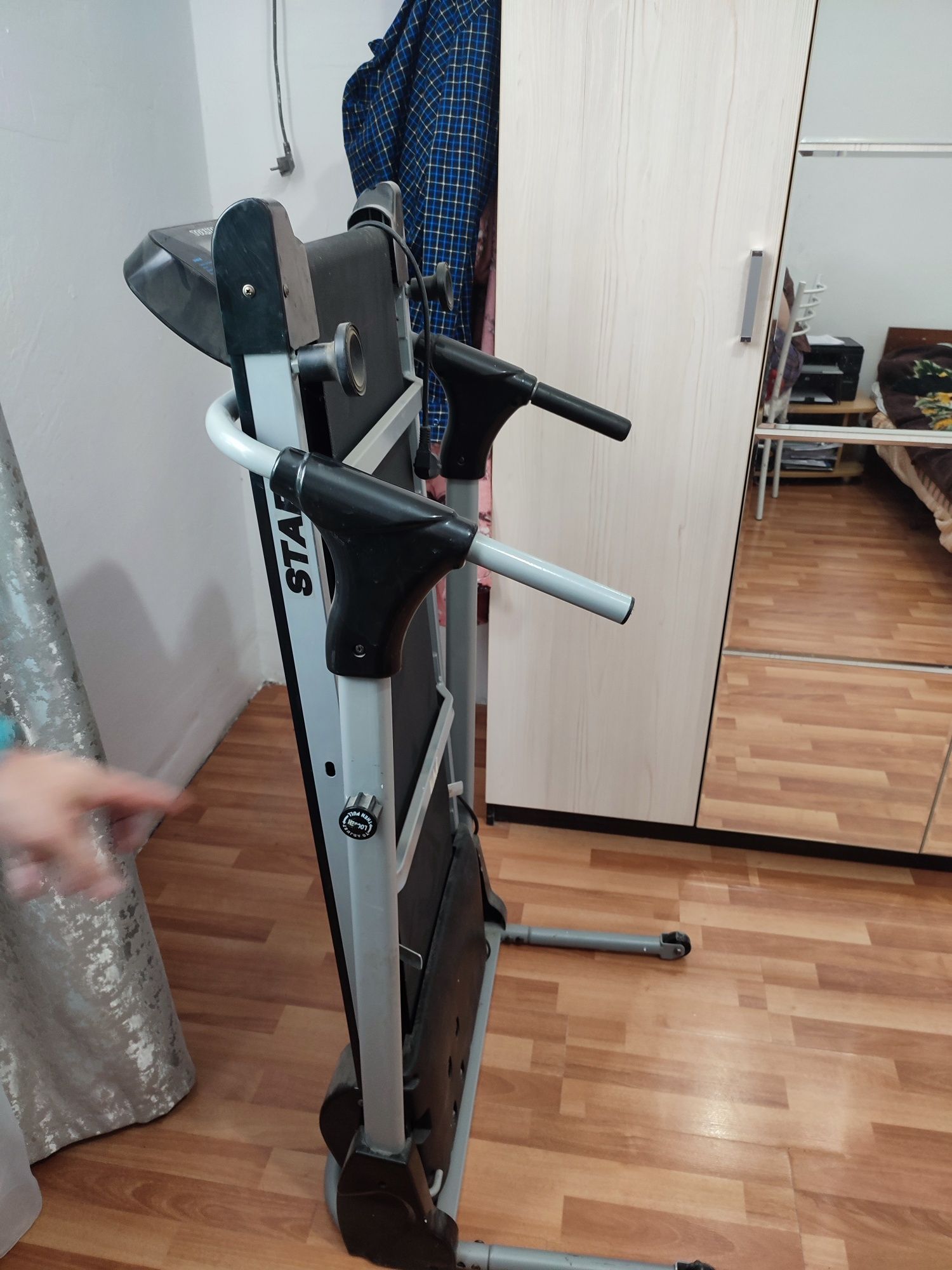 Продам беговую дорожку