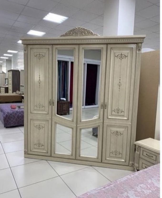 Спальный гарнитур