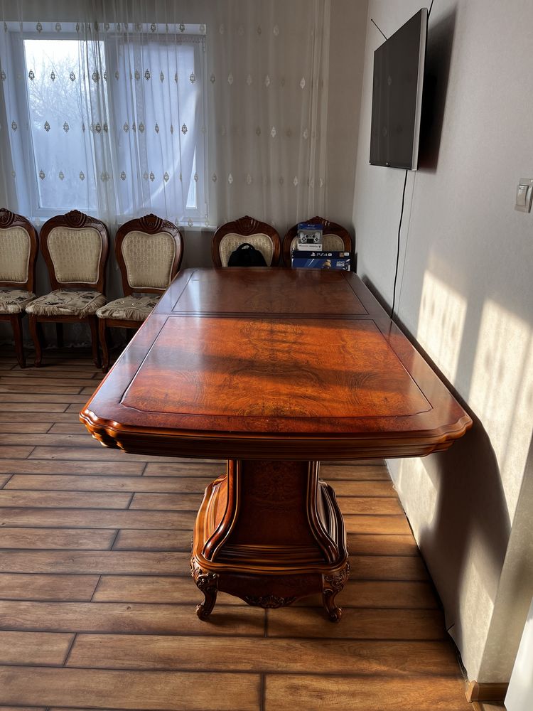 Стол гостинный со стульями