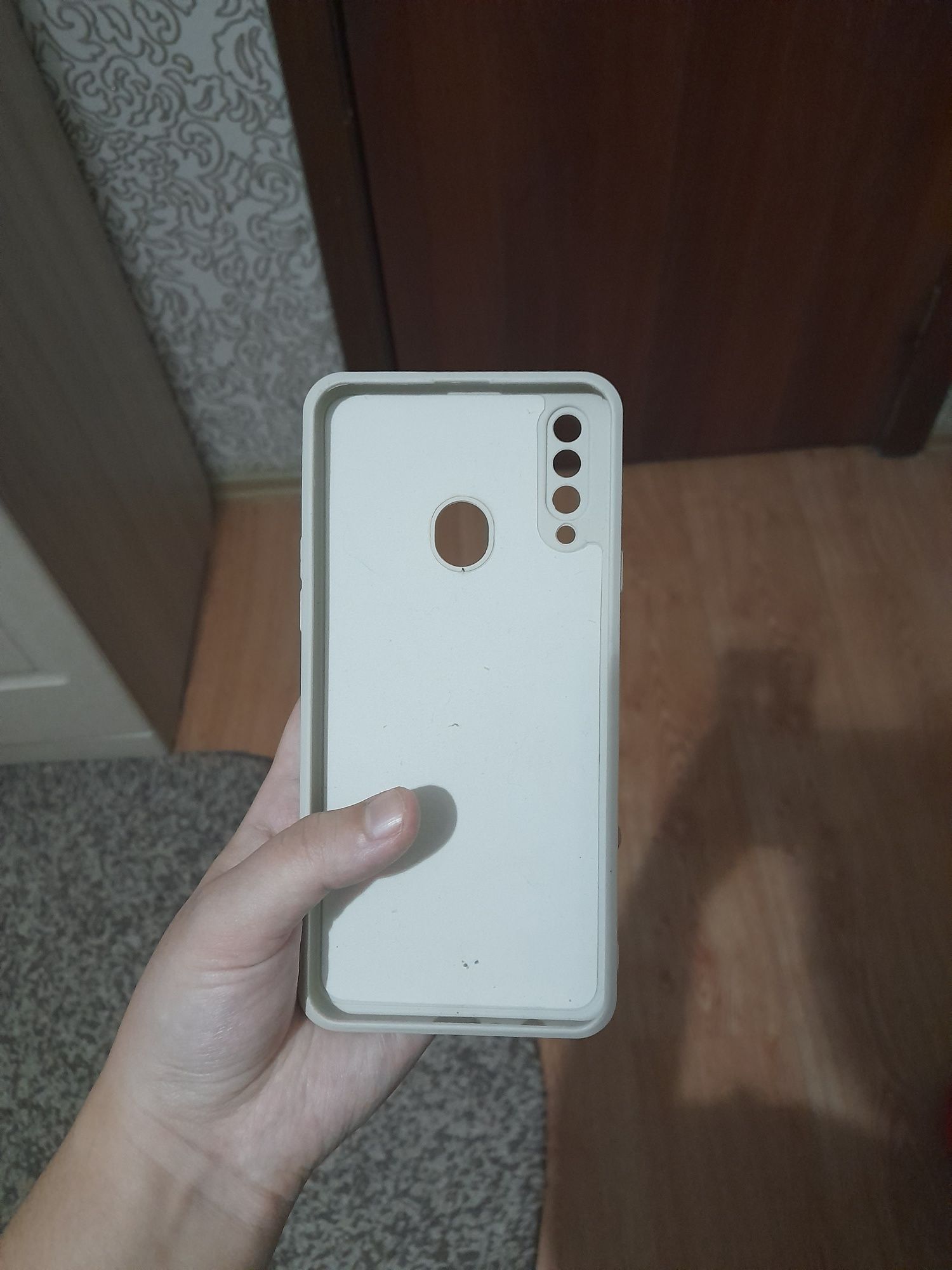 Срочно продам чехол для телефона Samsung A20-S