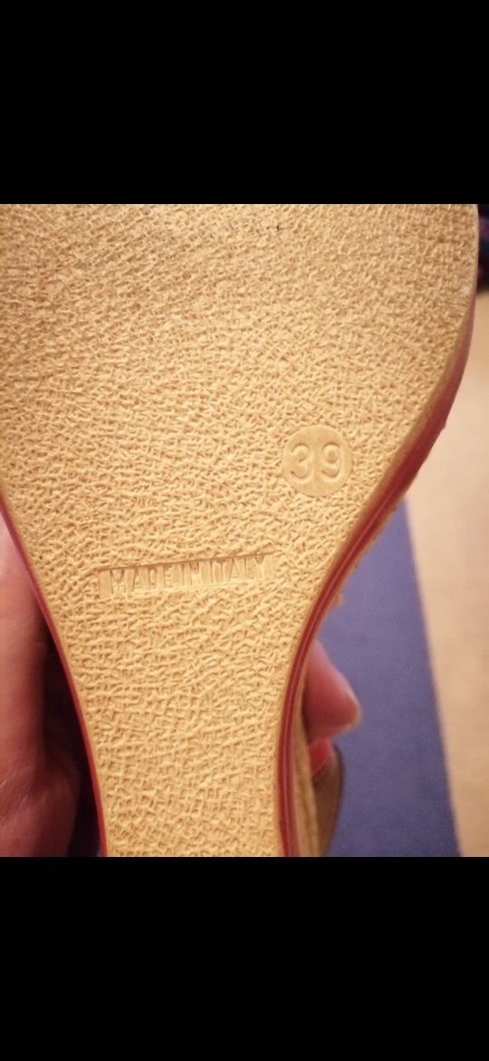 Босоножки 39 р TJ collection Италия
