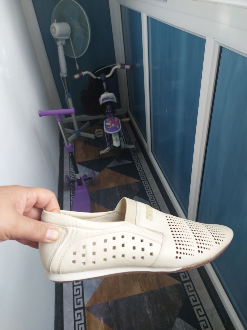 Продам мужские летние туфли