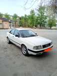 Машина ауди 80 б4