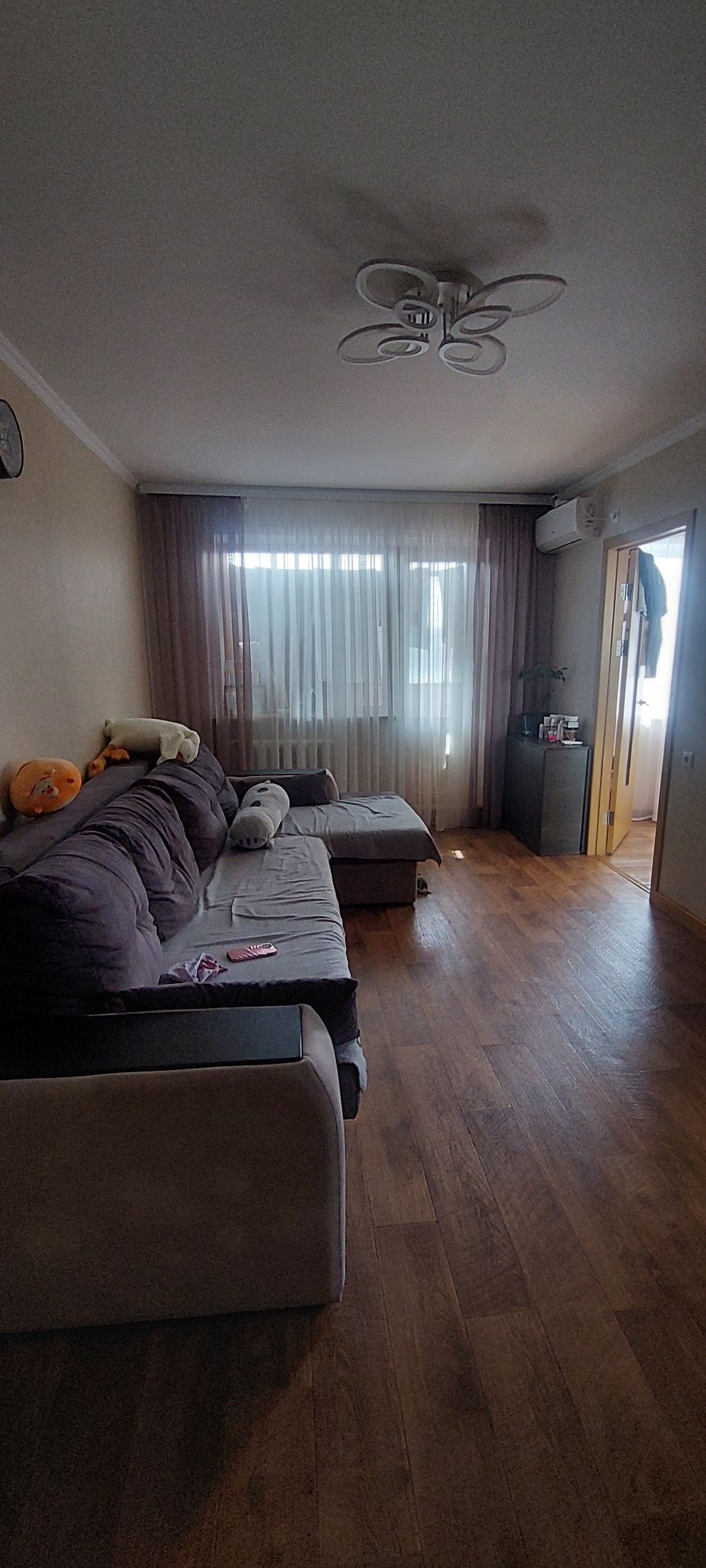 Продам 4х комнатную квартиру