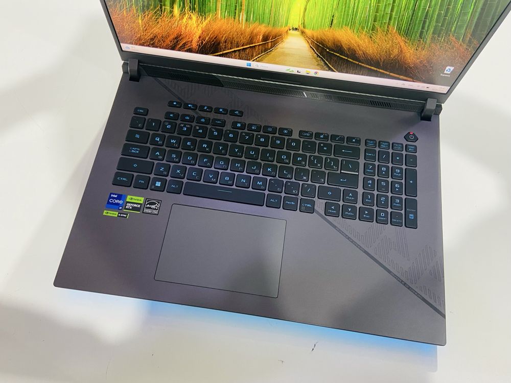 Asus ROG STRIX G18 - Core i9-14900HX/16Gb/SSD 1Tb/RTX 4070 8Gb