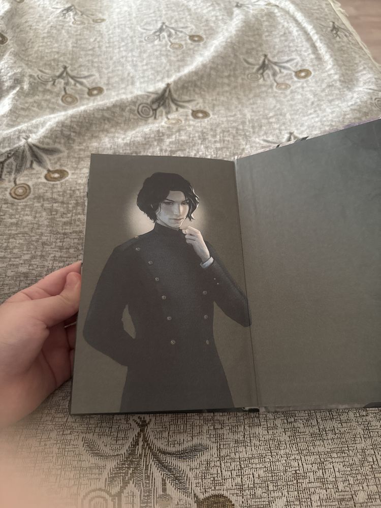 Продаю книгу , новую