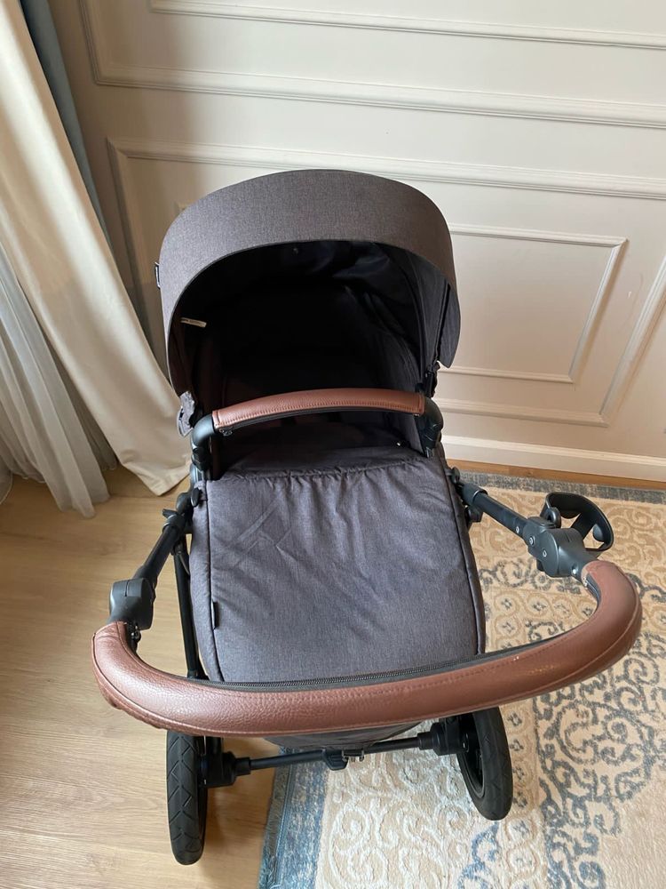 Продаю детскую коляску Kinderkraft MOOV 2 в 1