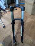 В продаже вилка:
ROCKSHOX REVELATION RC3 29 AIR (140mm) под 20мм ось.