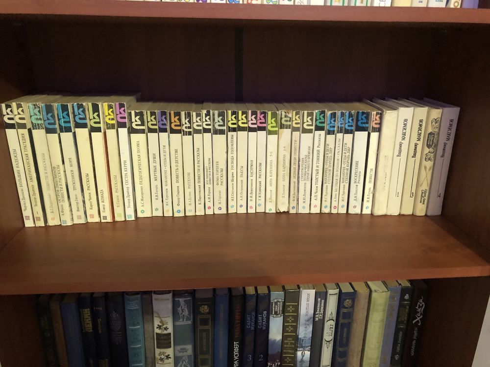 Продам шкаф с книгами!