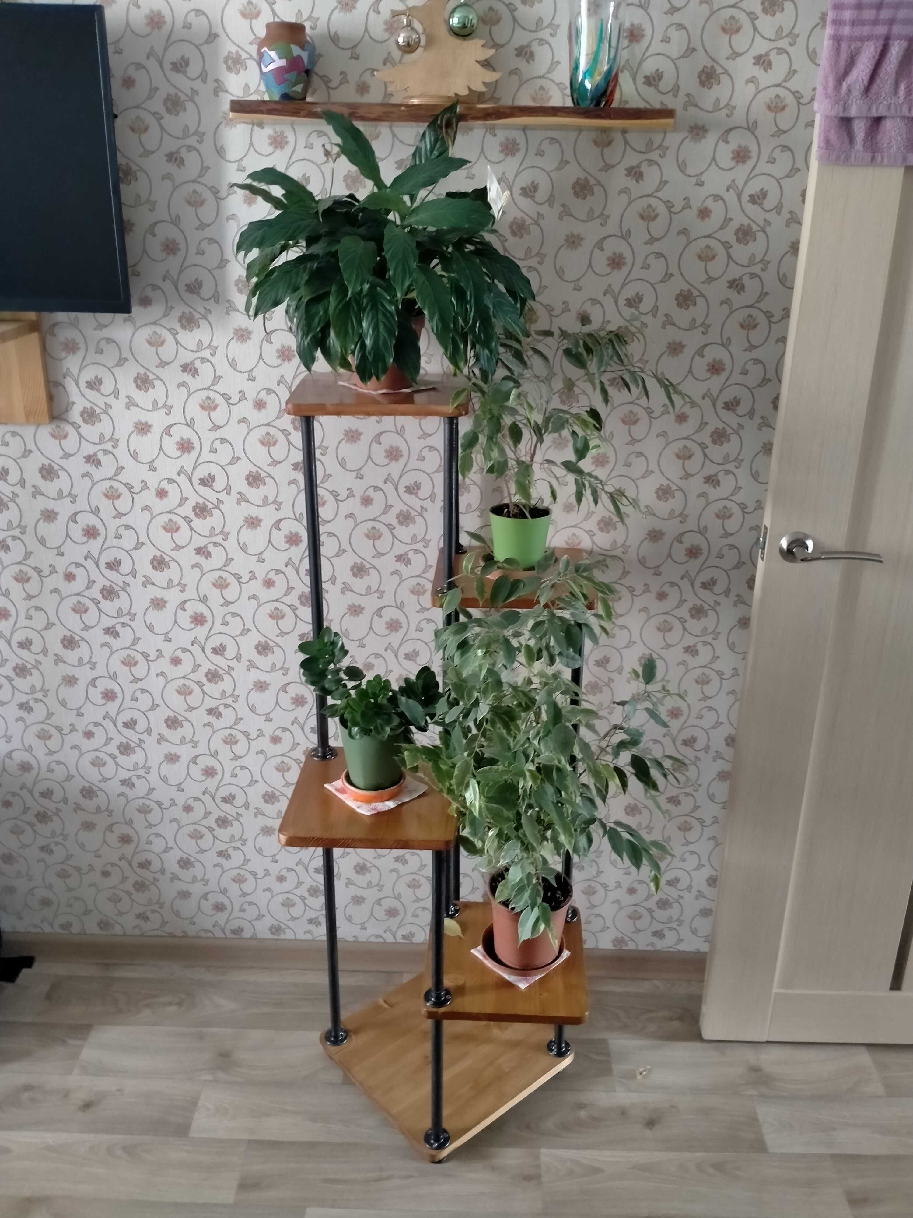 Подставка-этажерка для цветов