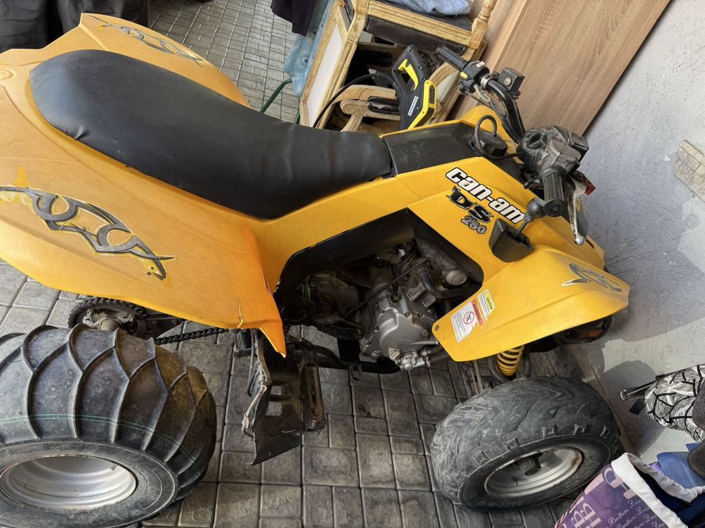 Продам квадроцикл can-am 2007 года 250 кубов