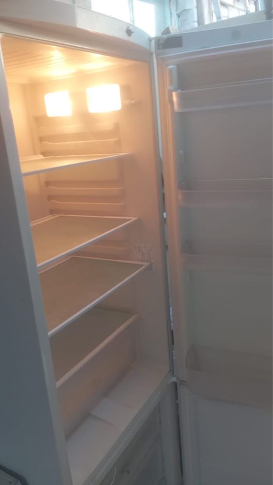 Продам холодильник