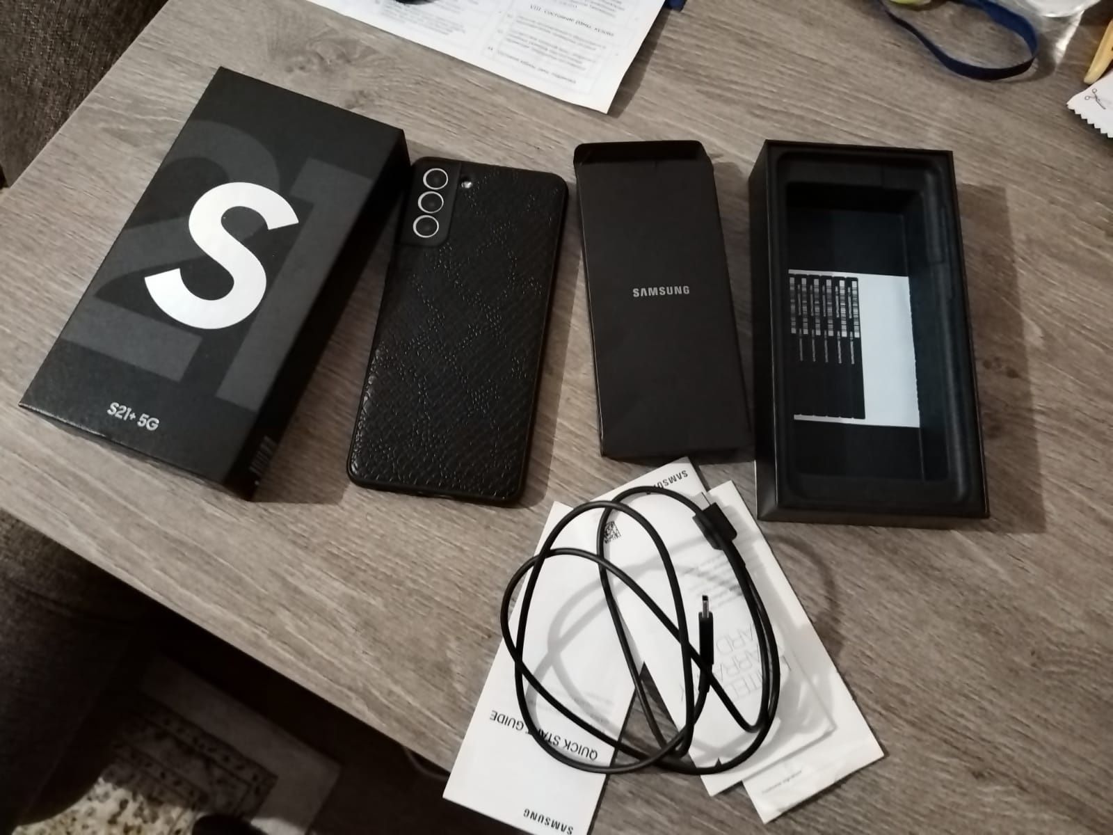 Samsung S21+ 256гб