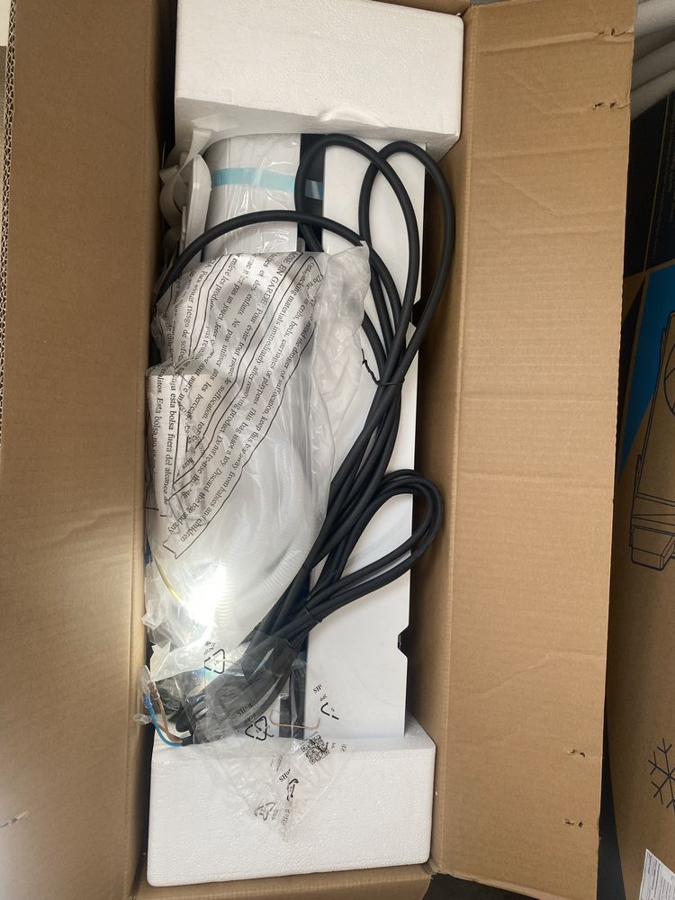 Продам новый кондиционер Midea+ расходные материалы