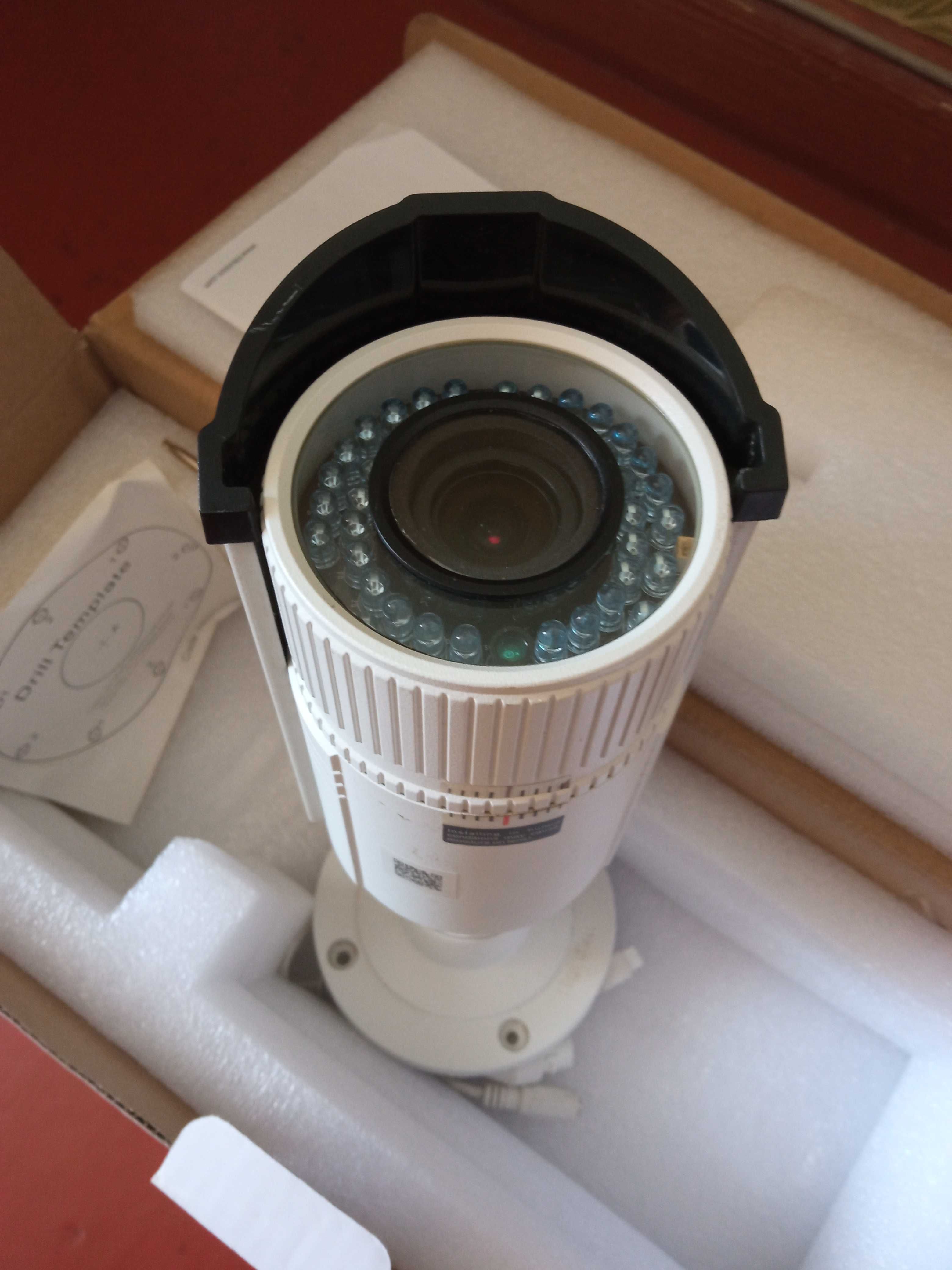 Камера видеонаблюдения Hikvision IP DS-2CD2622FWD-IS 2MP