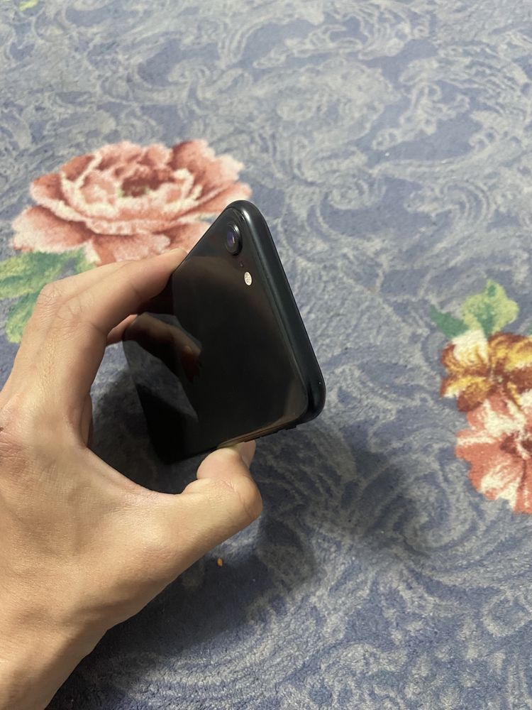 iPhone SE сотовый телефон