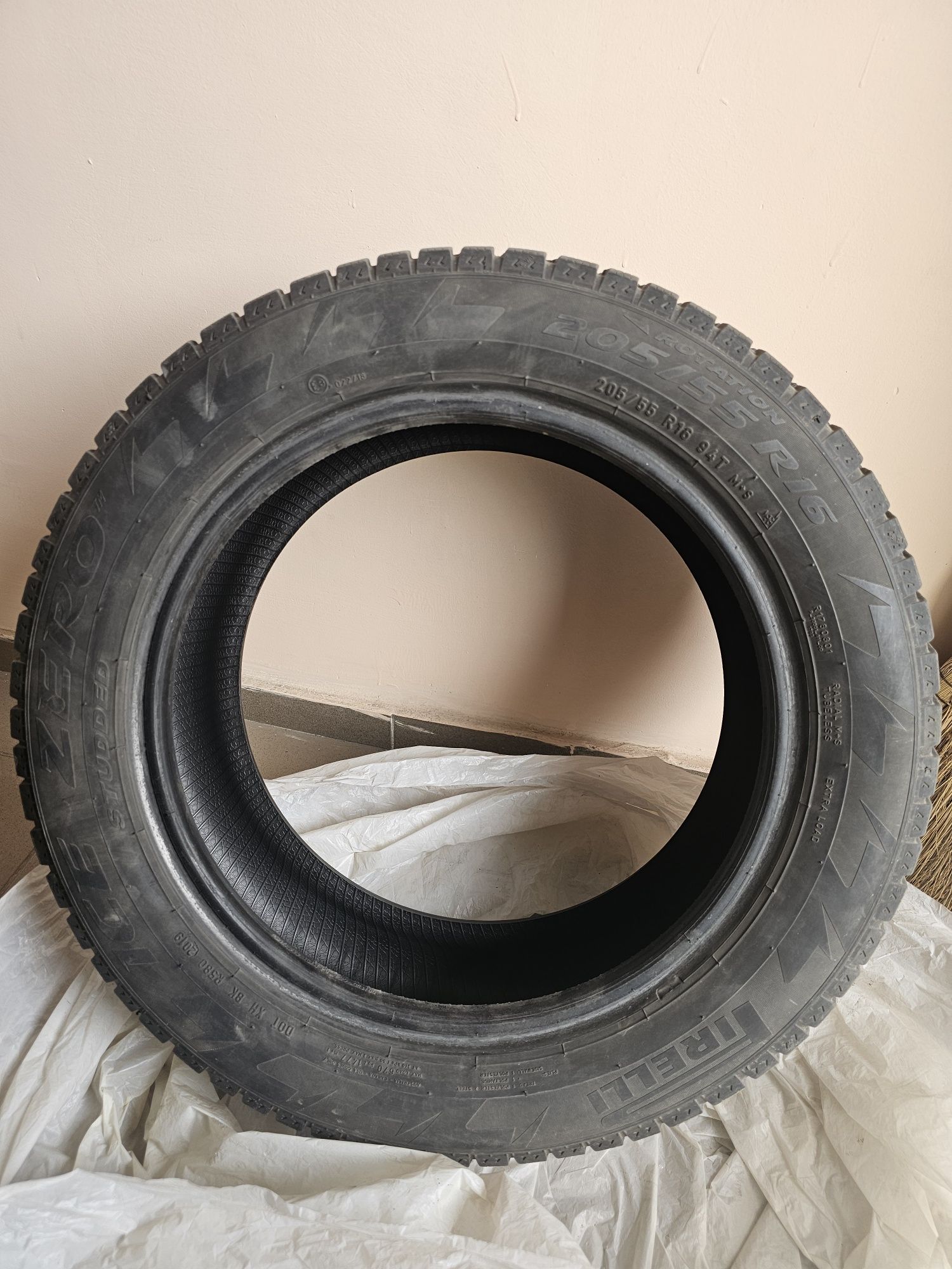Резина 205×55 r15 на запаску.