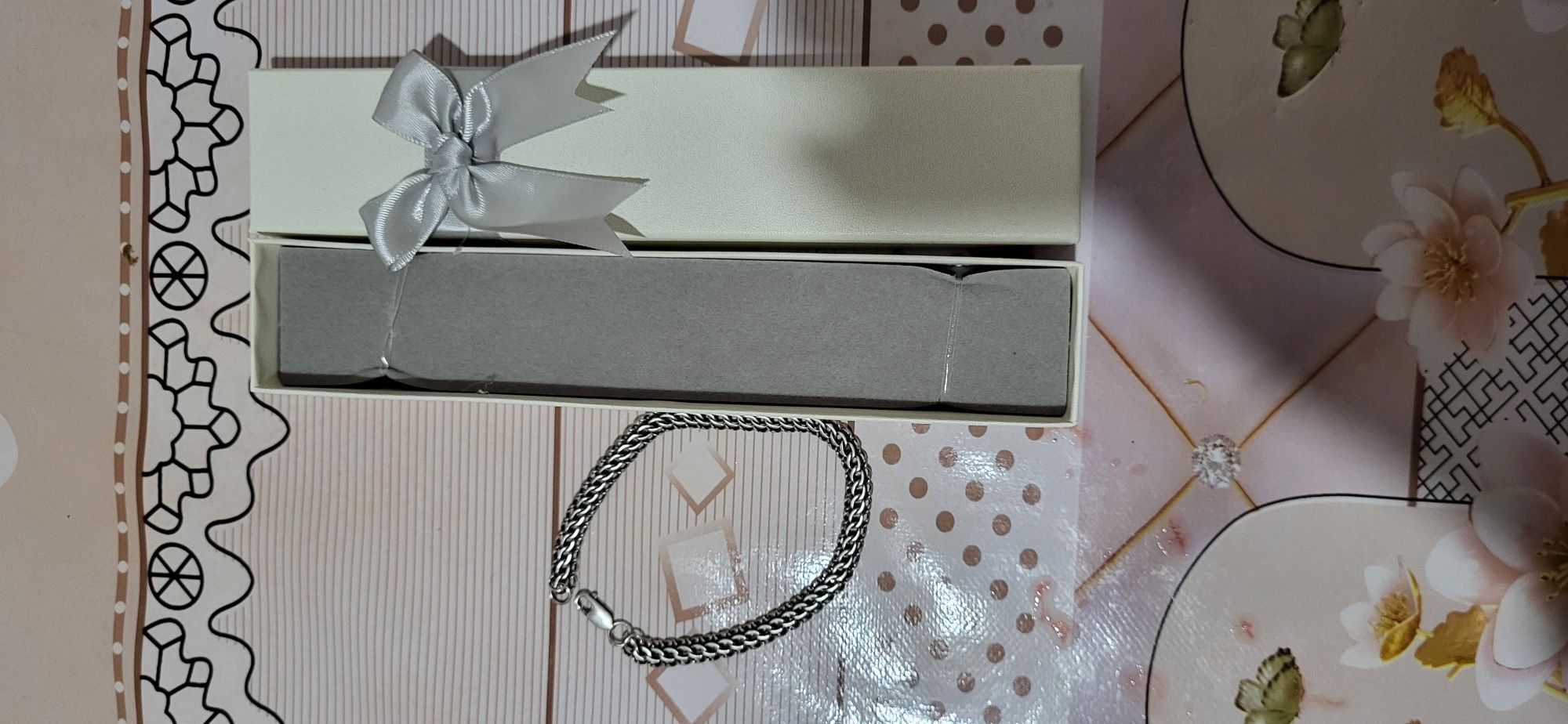 Продам цепочку серебряную