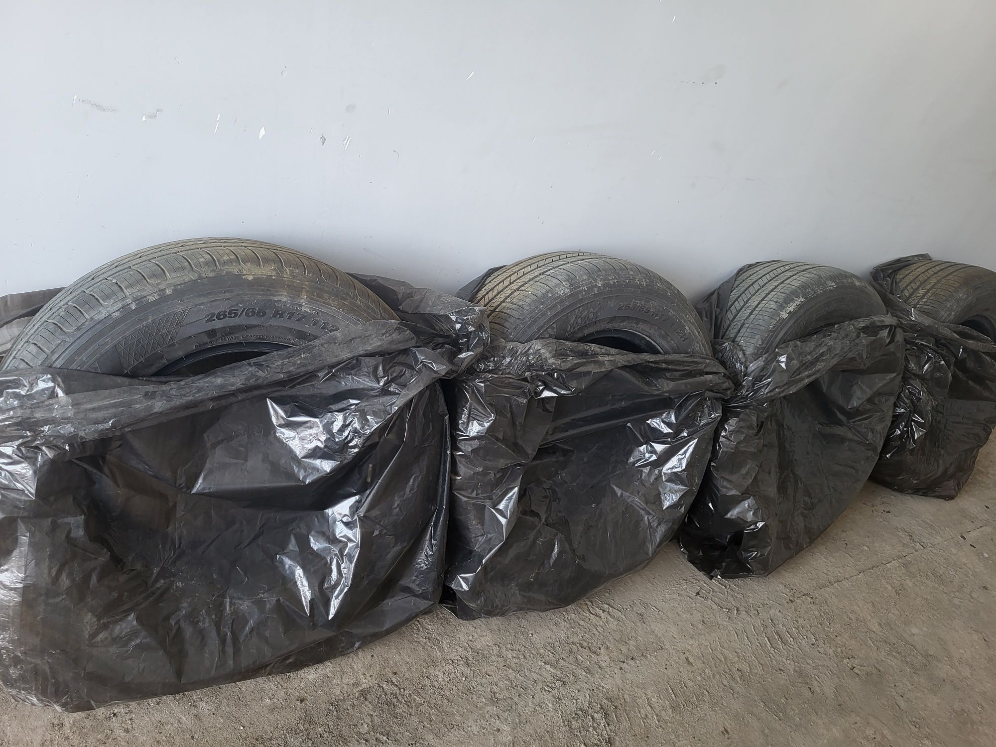 Продам шины Kumho 265/65/17.