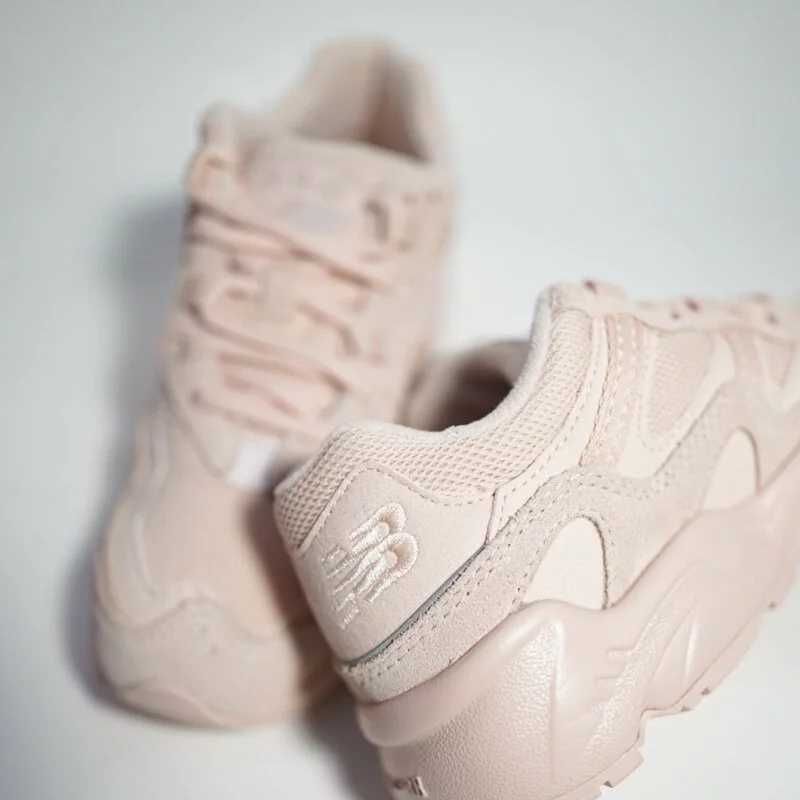 New Balance 44 р. оригинальные кроссовки