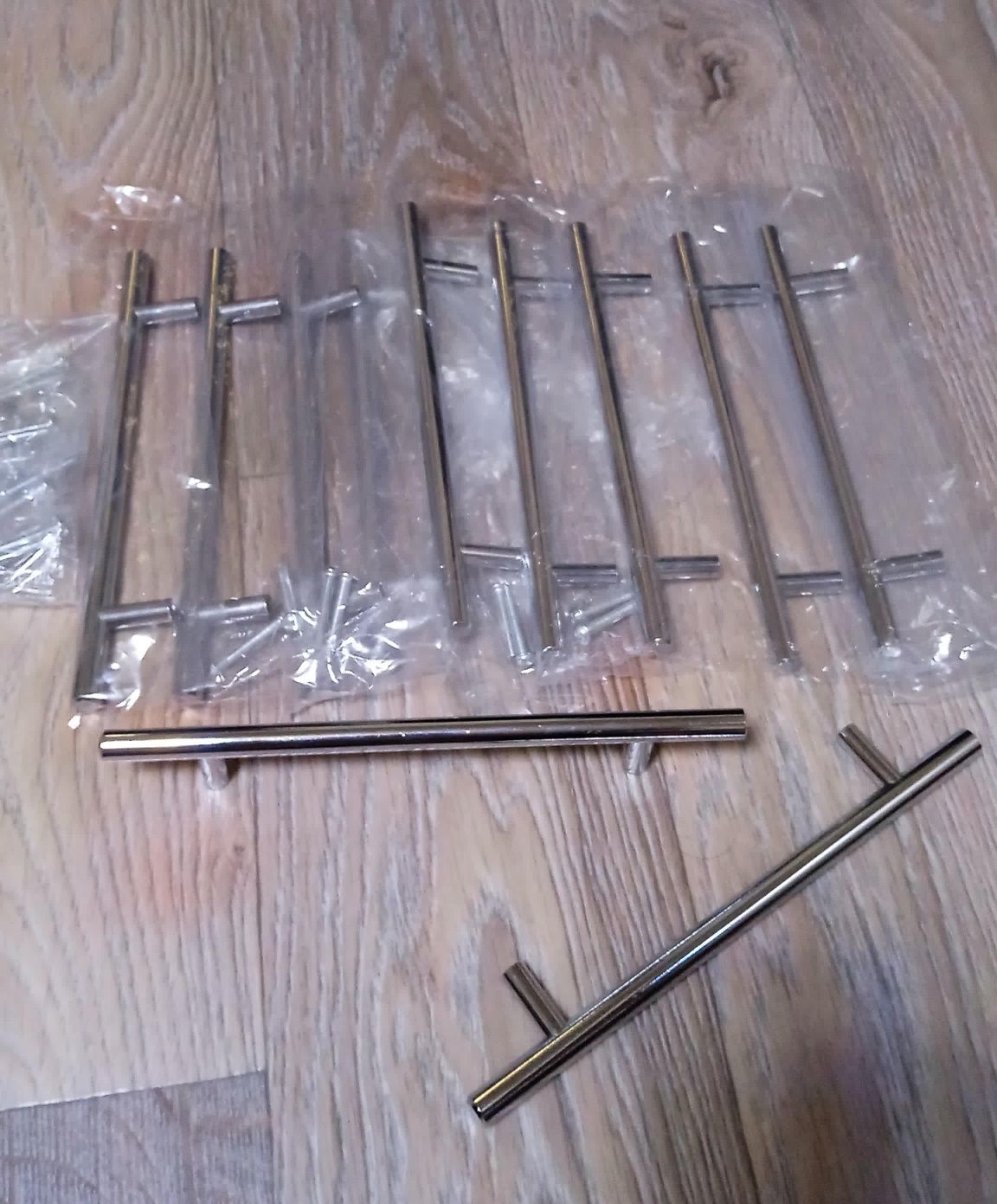 Ручки мебельные - 11 штук.