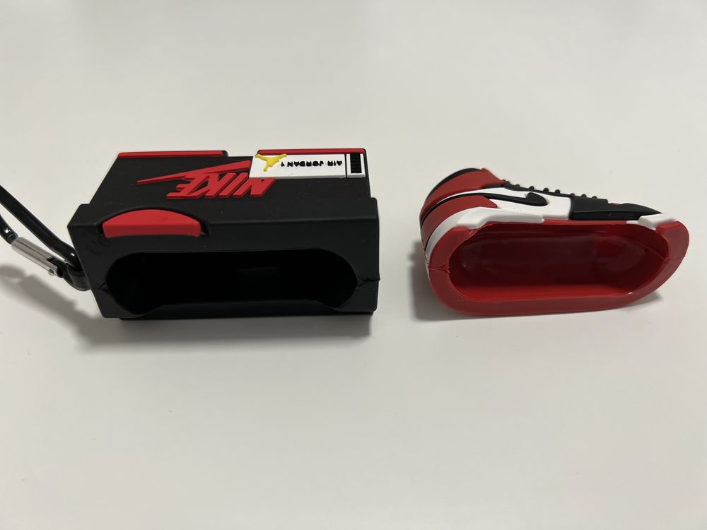 Чехол-кроссовок на наушники Airpods Pro / Airpods Pro 2