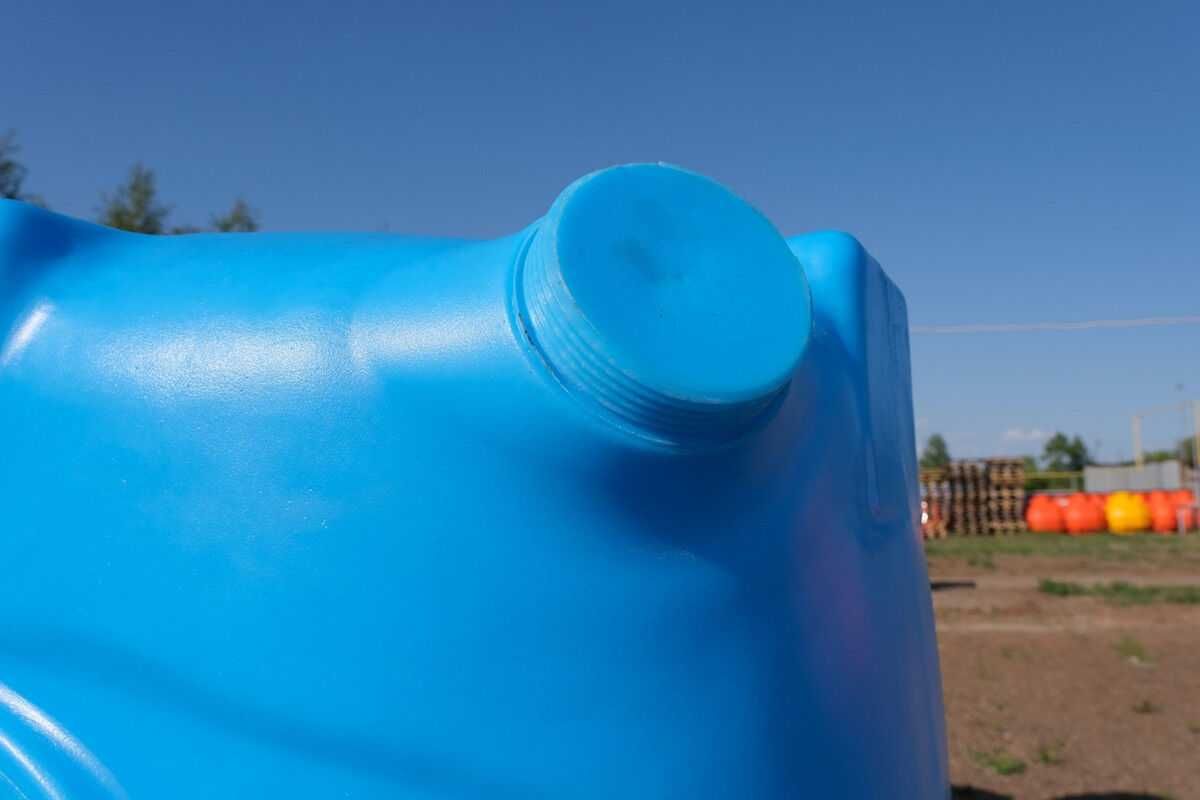 Ёмкость прямоугольная вертикальная для воды, 1000л
