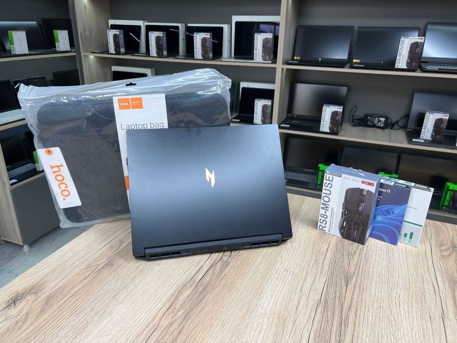 Acer Nitro V16 • Ryzen 5-8645HS • 16GB RAM • 512GB • RTX 4050 • 165Hz