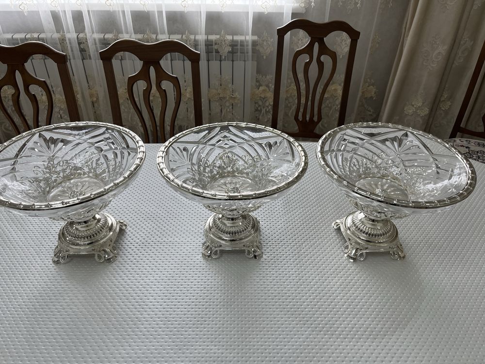 Продам вазы фруктовницы