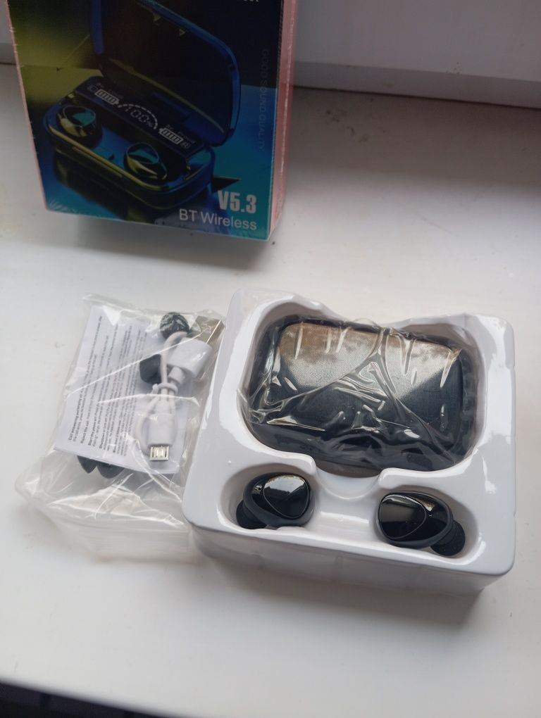 Продаются беспроводные наушники Newest M10