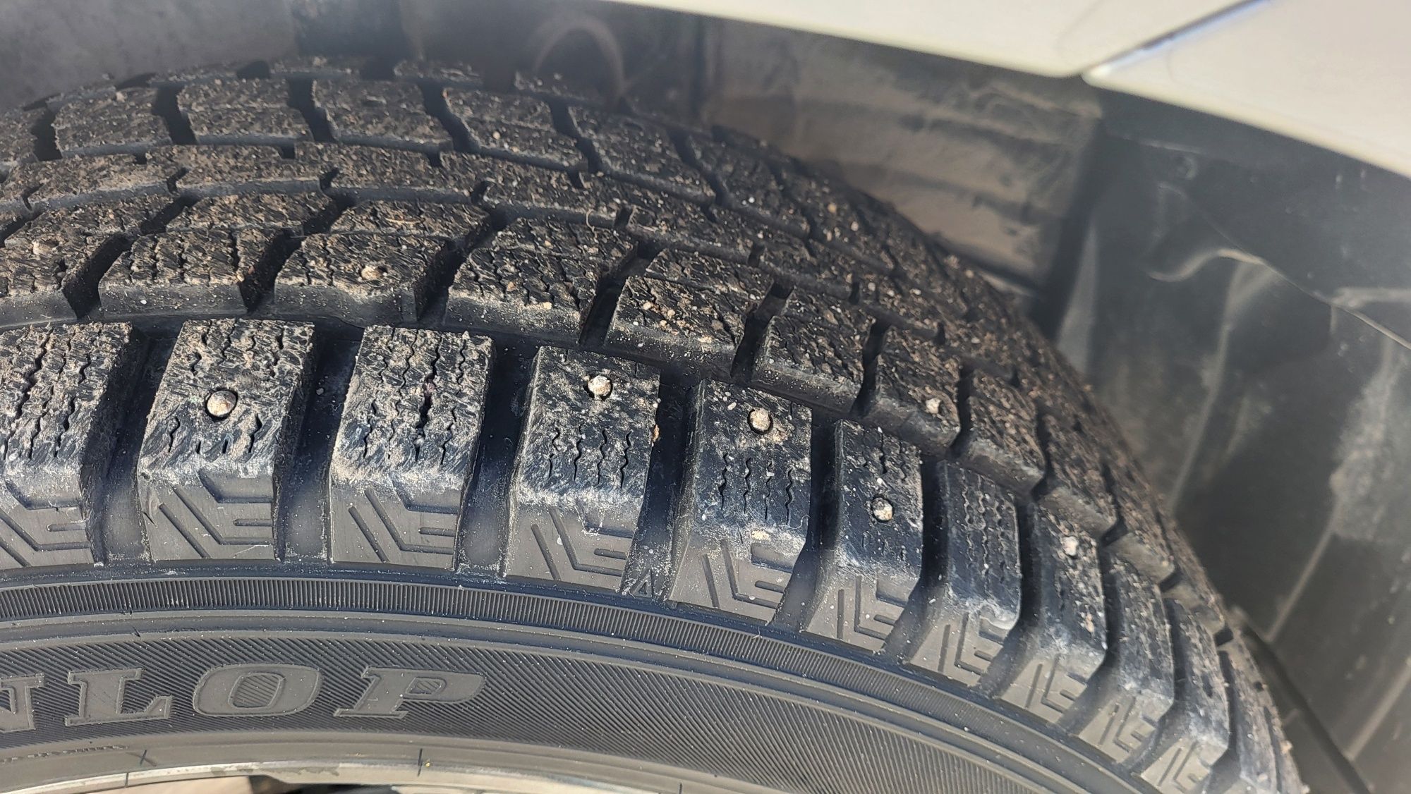 Зимние шины и диски в комплекте 225/55 R18