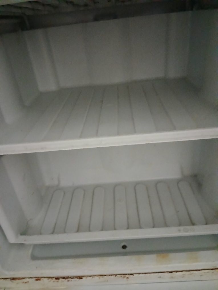 Продам холодильник Индезит
