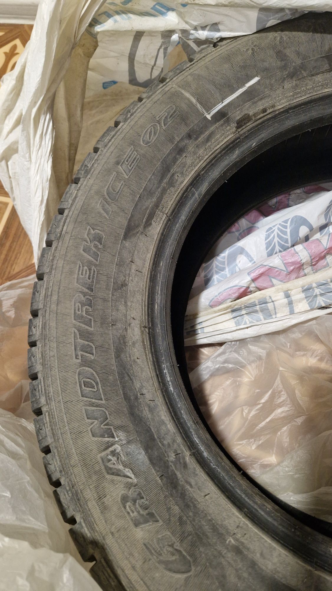 Продаю срочно Шины зимние шипованные 265/60R18 114T. Комплект 4шины