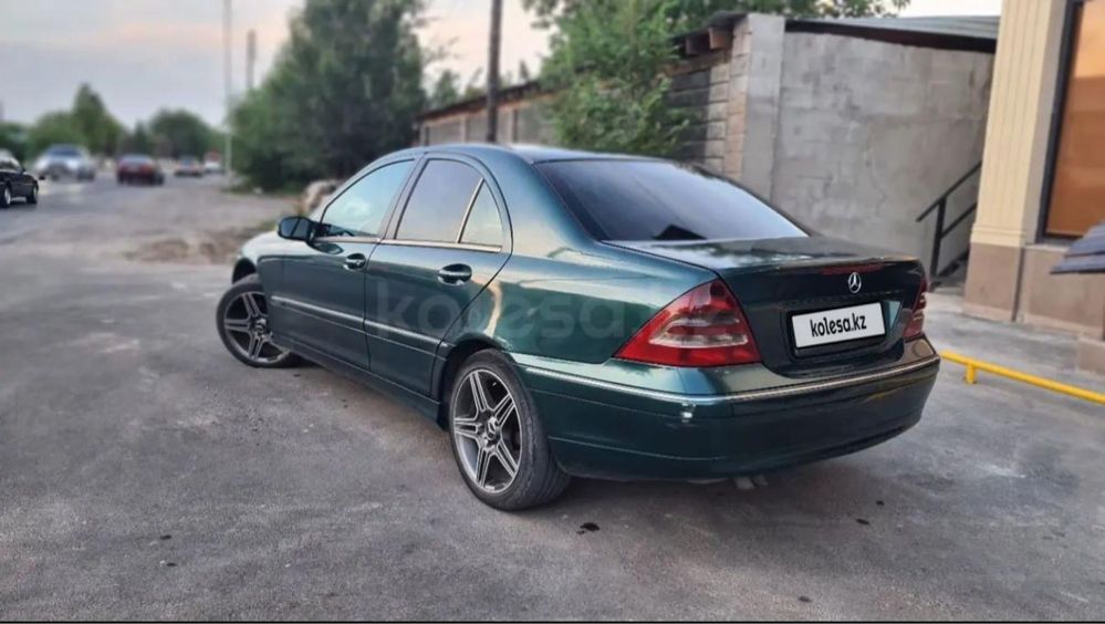 Mercedes C240 в достойном состоянии