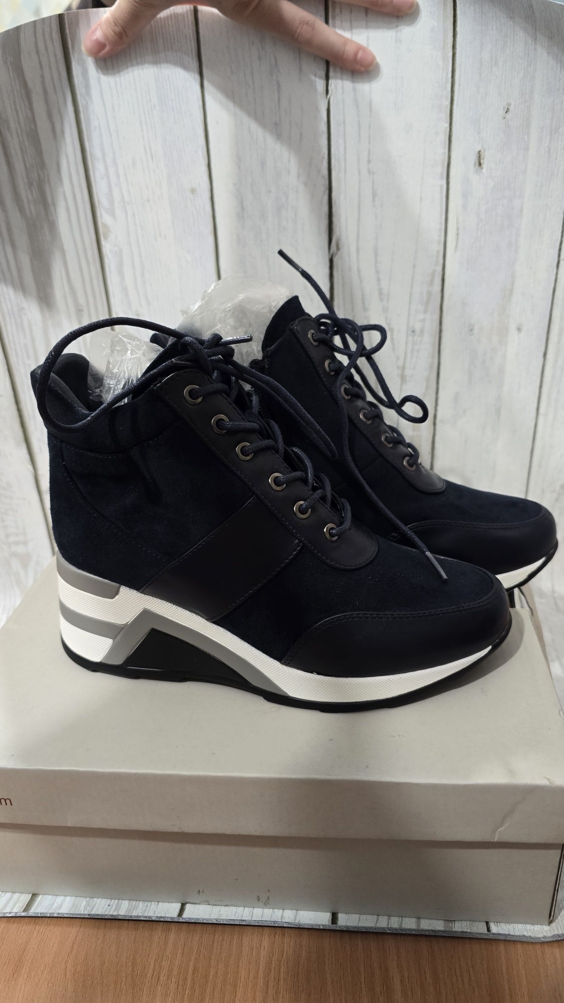 Ботинки женские tacardi 36 р