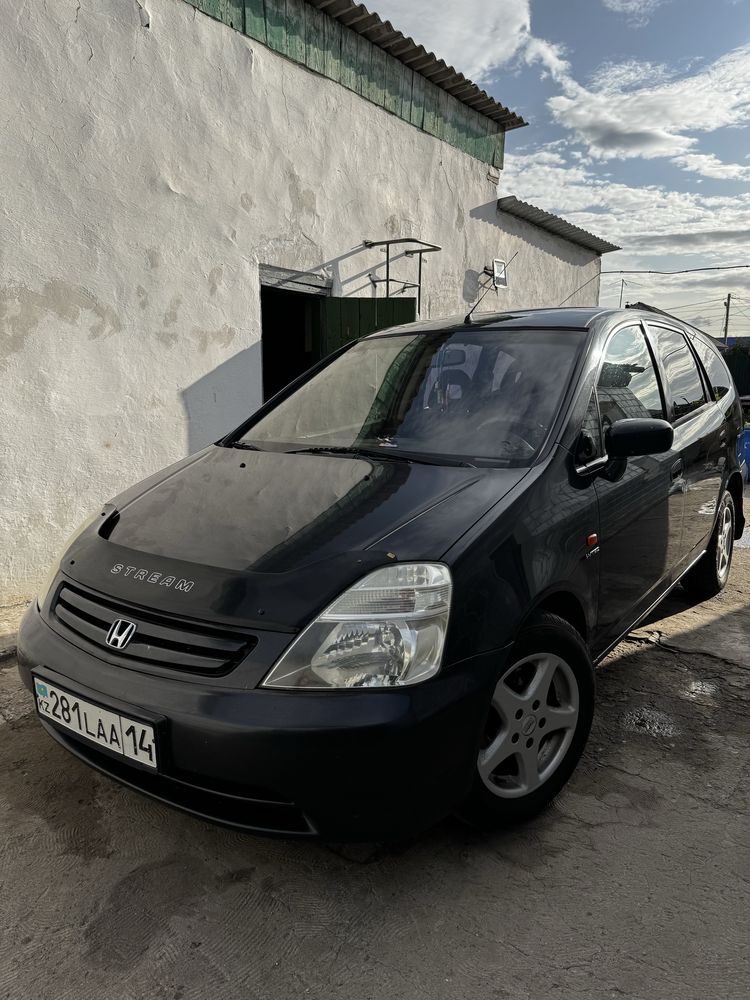 Продаю машину Honda Stream!!