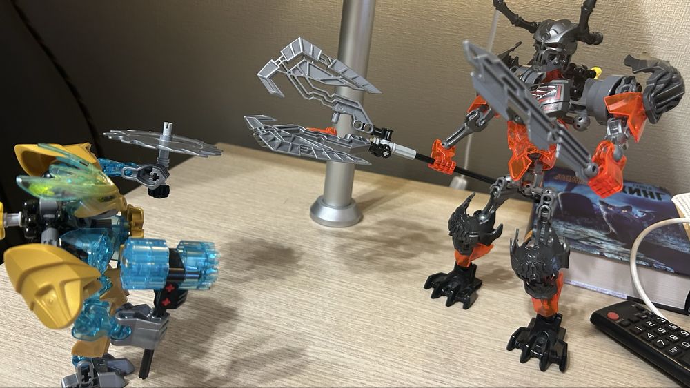 lego bionicle mask maker vs skull grinder