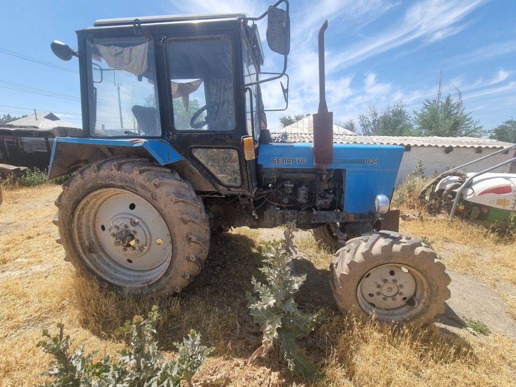 Продам трактор 82