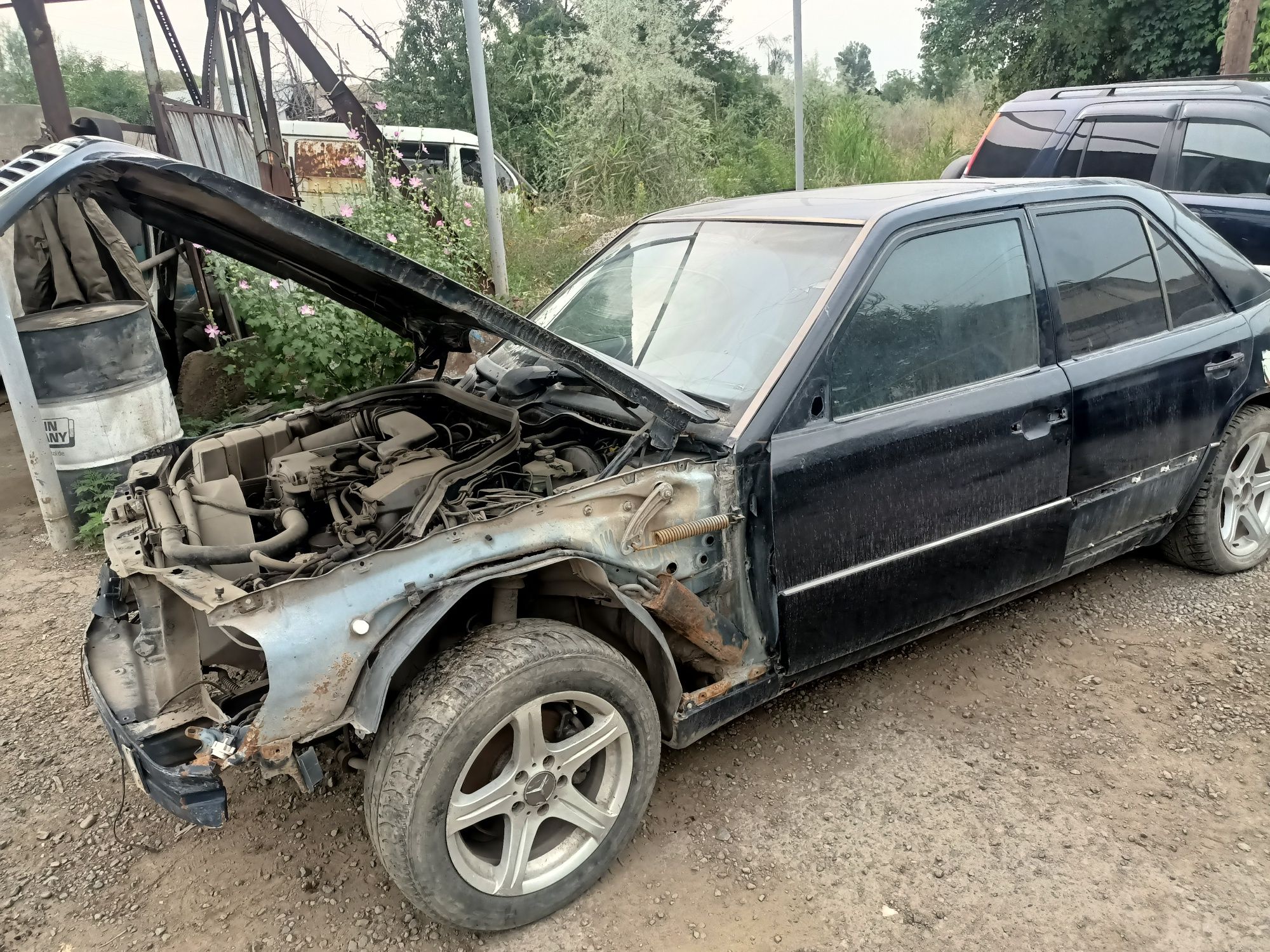 Разбор Мерседес 124