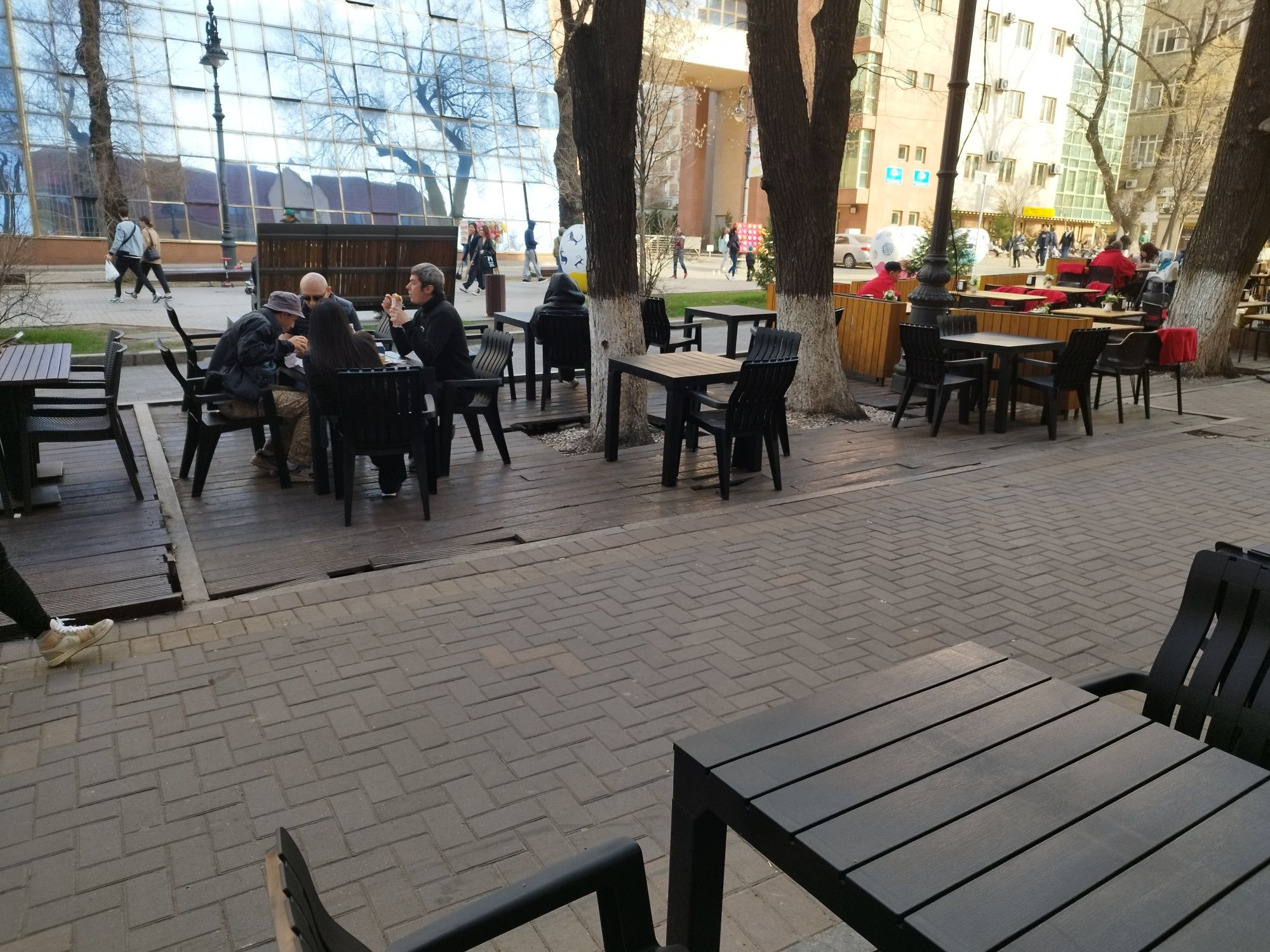Стулья для кафе,ресторанов,столы экопластик