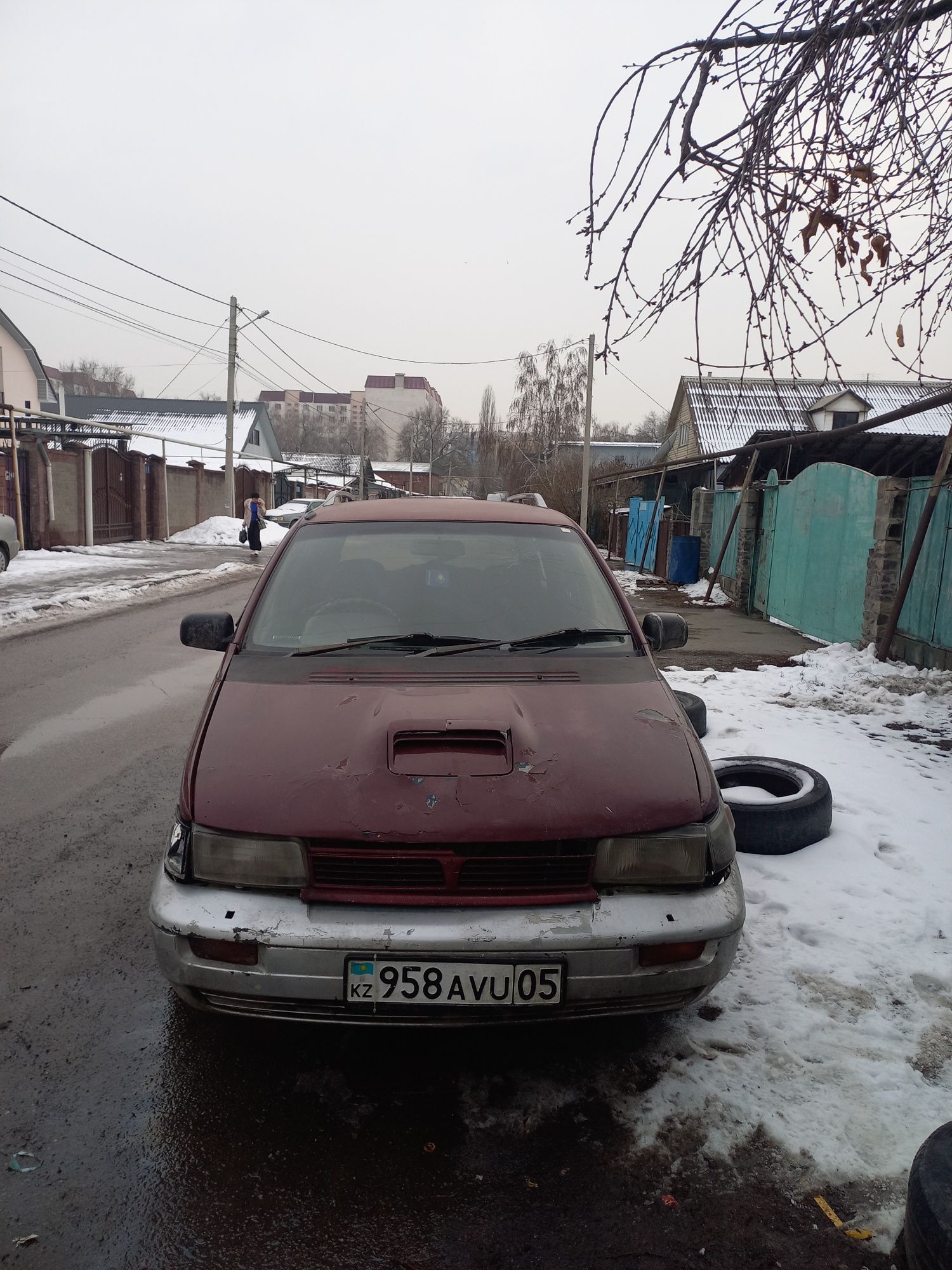 Машина Митсубиси Шариот Продам